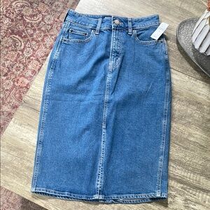 5/$15 GAP Blue Denim Midi Skirt